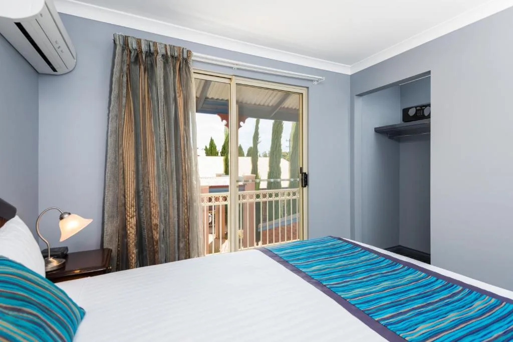 Quest Yelverton Kalgoorlie — 2