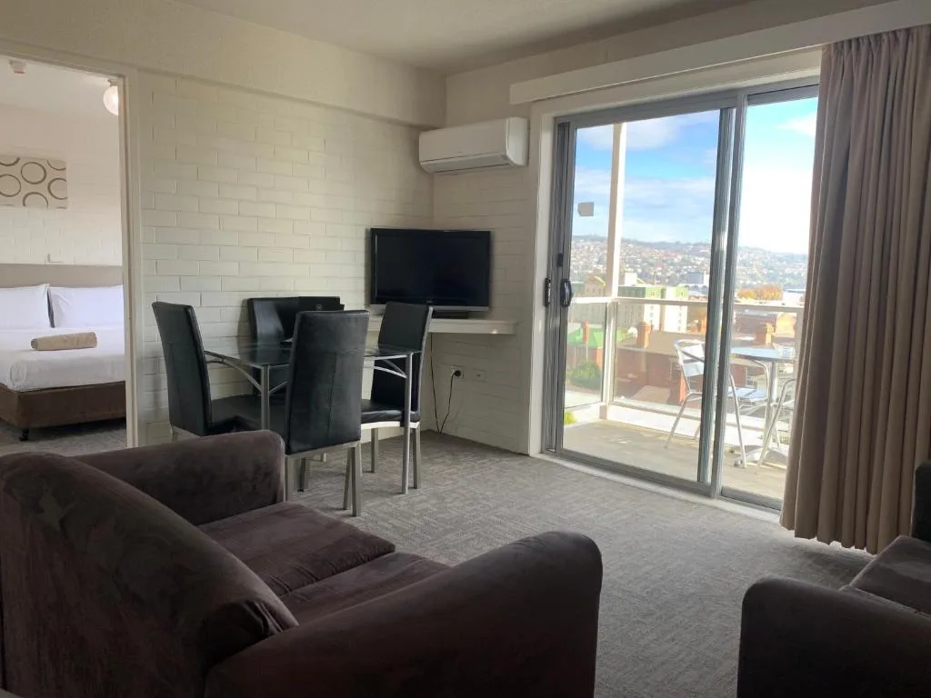 Adina Place Motel Apartments — 5
