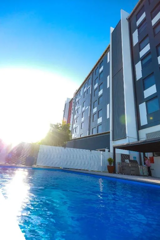 Ibis Mackay — 4