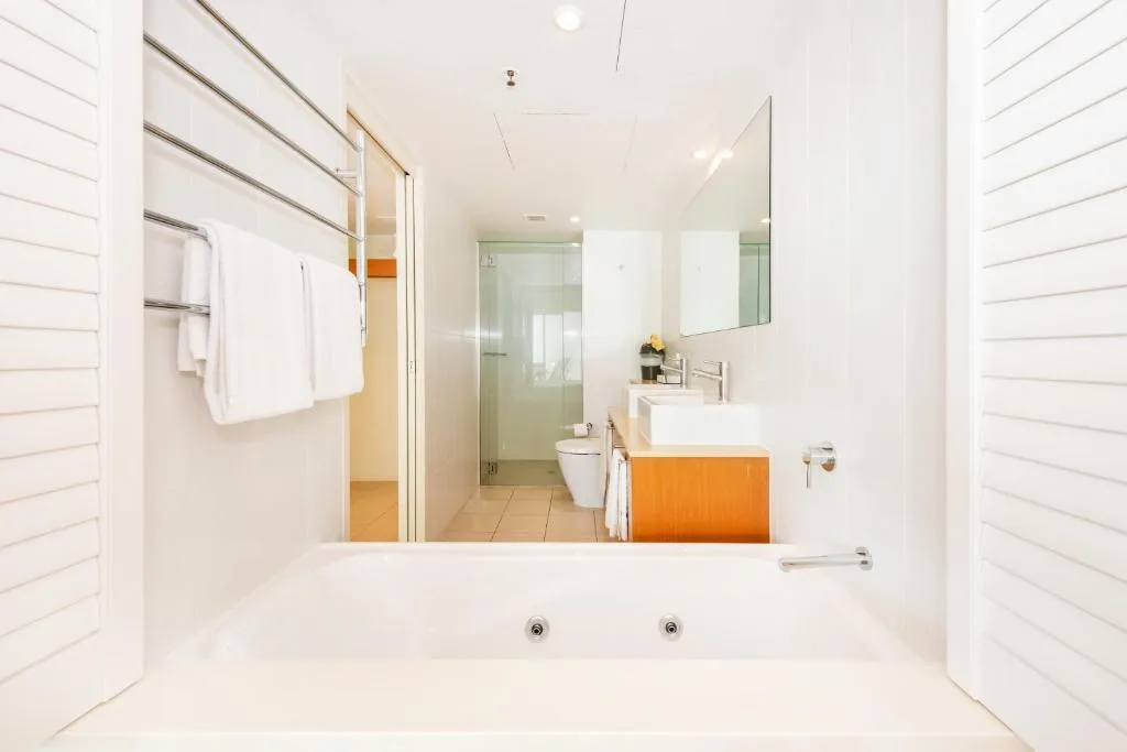 Lanai Riverside Apartments — 3