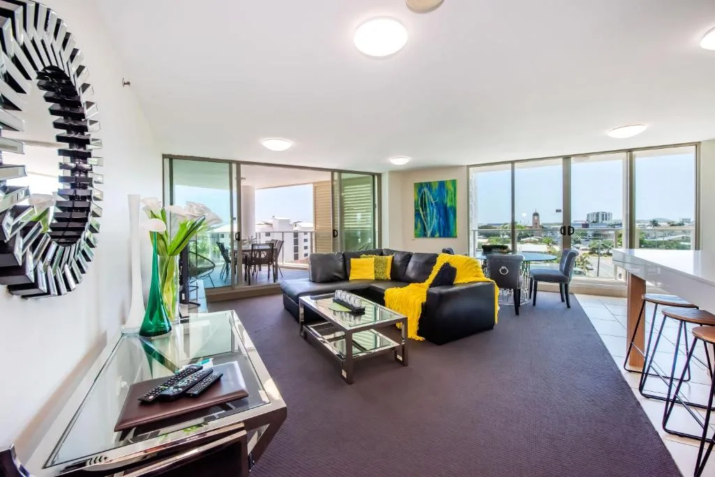 Lanai Riverside Apartments — 5