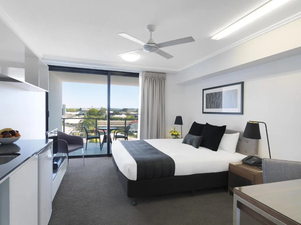 Oaks Mackay Carlyle Suites — 2