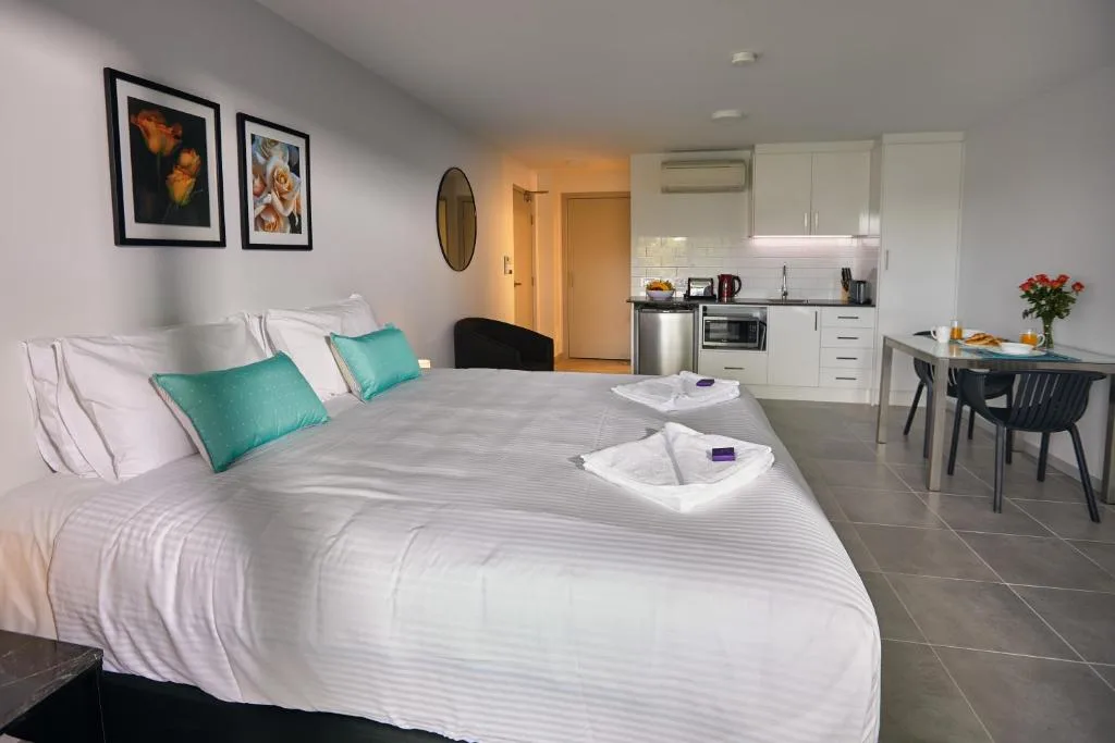 East Maitland Executive Apartments — 4