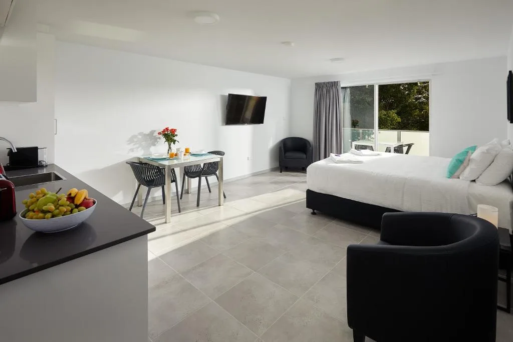 East Maitland Executive Apartments — 5