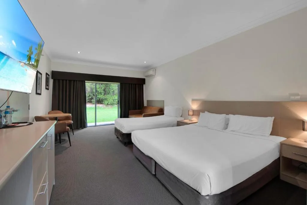 Hunter Gateway Motel — 2