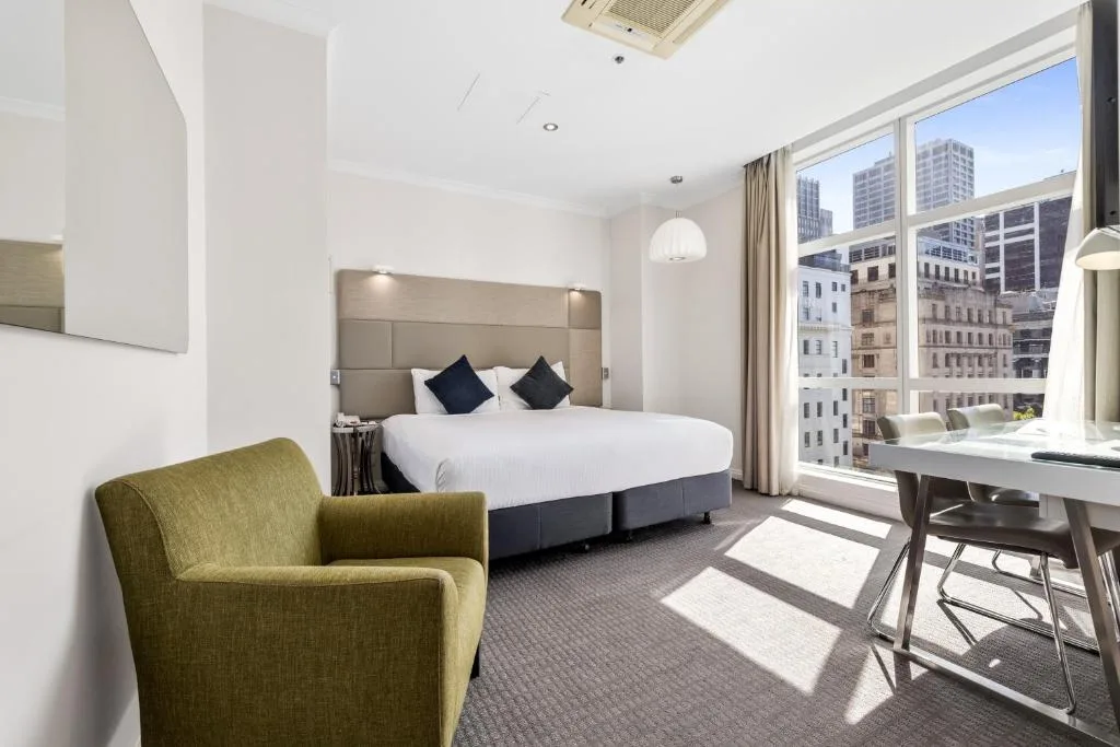 Clarion Suites Gateway — 2