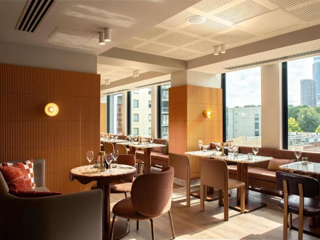 Mercure Melbourne La Trobe Street — 4