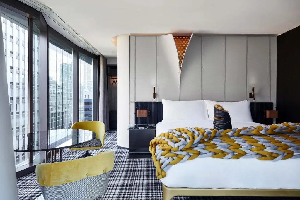 W Melbourne — 2