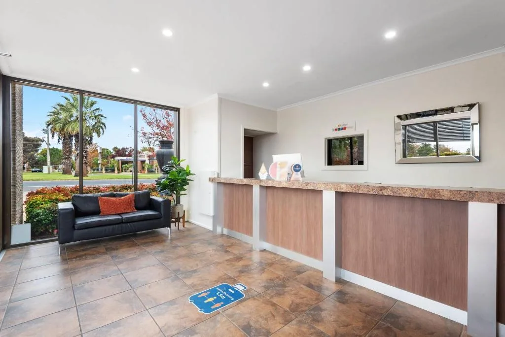 Comfort Inn Deakin Palms — 5