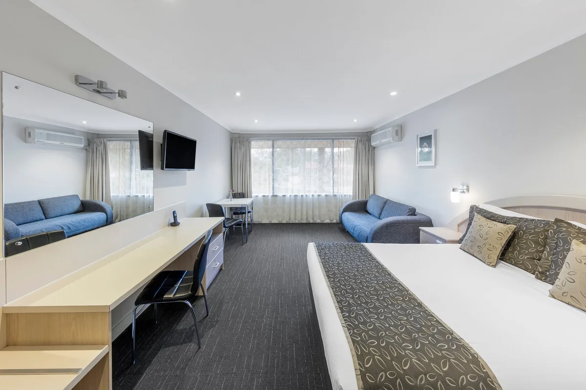 Adelaide Granada Motor Inn — 4