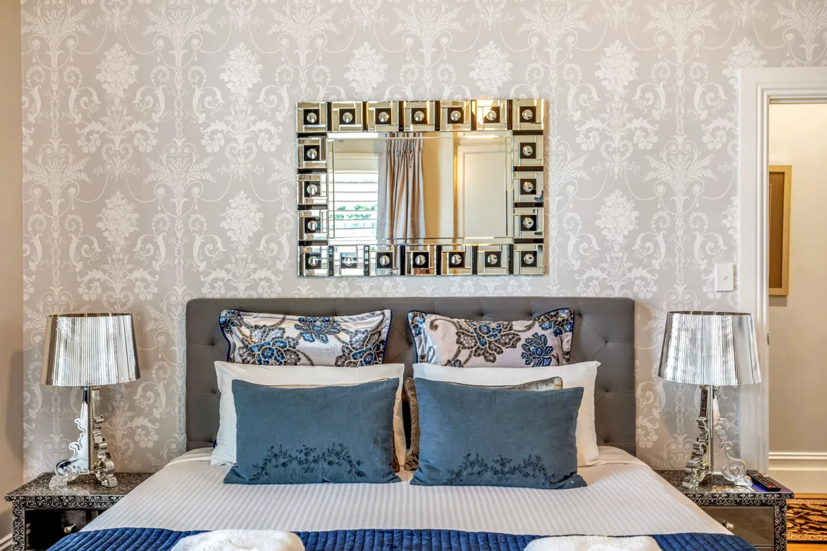 Grandview Accommodation - The Elm Tree Apartments — 5
