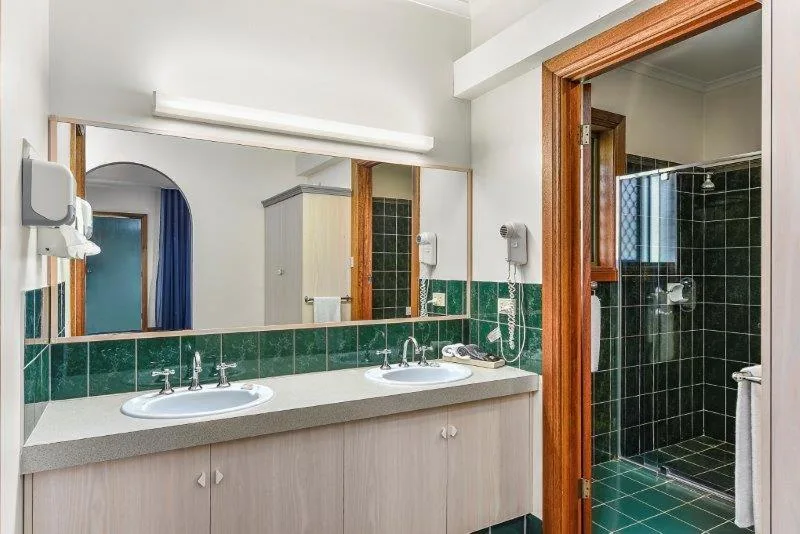 Comfort Inn The Lakes — 3