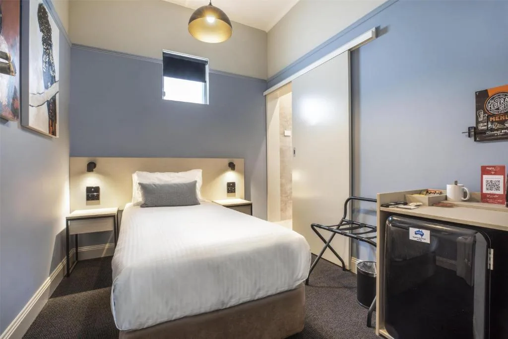 Nightcap at Federal Hotel Mt Gambier — 5