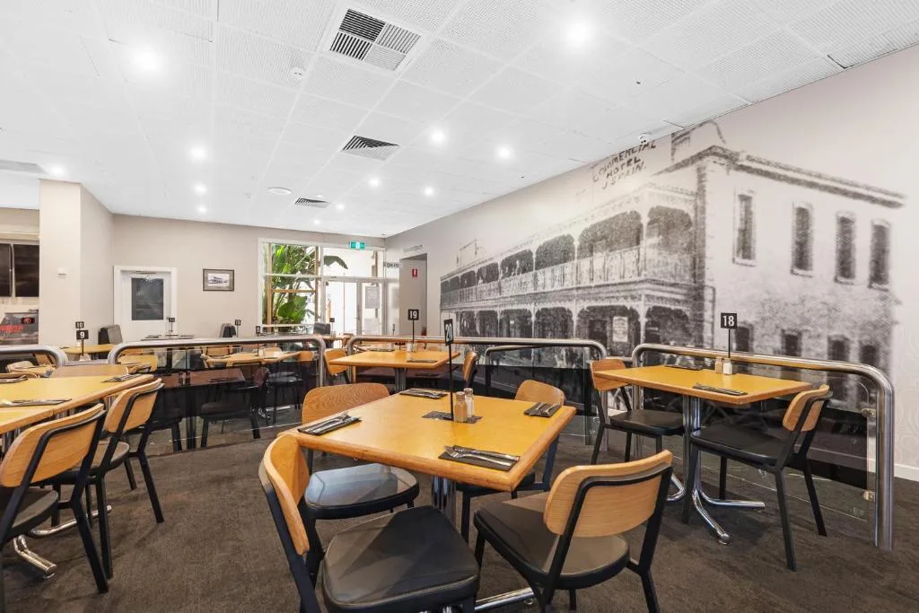 The Commercial Hotel — 4