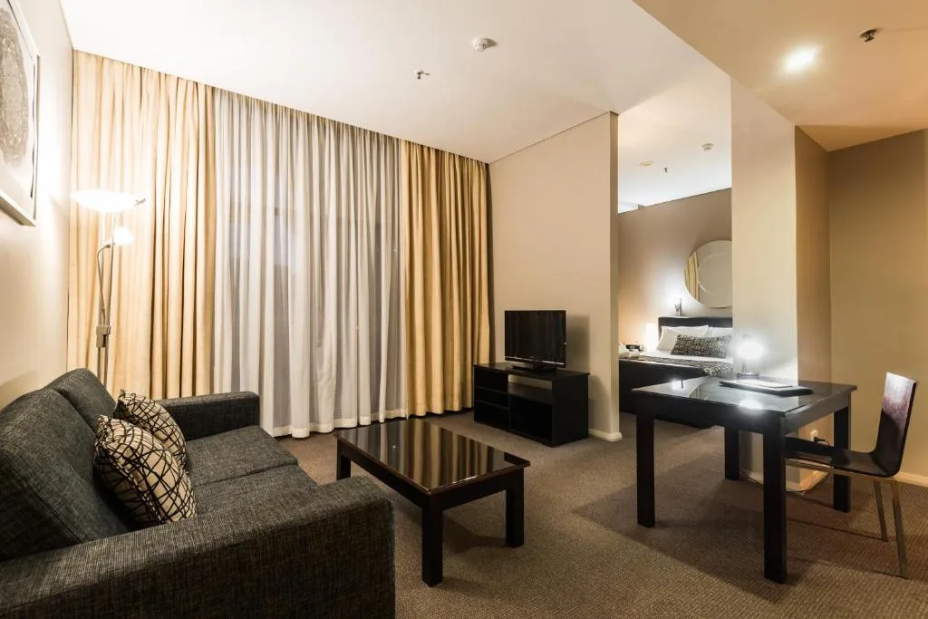 Clarendon Hotel — 5