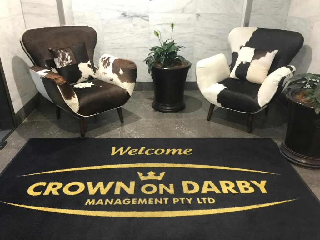 Crown on Darby Newcastle — 4