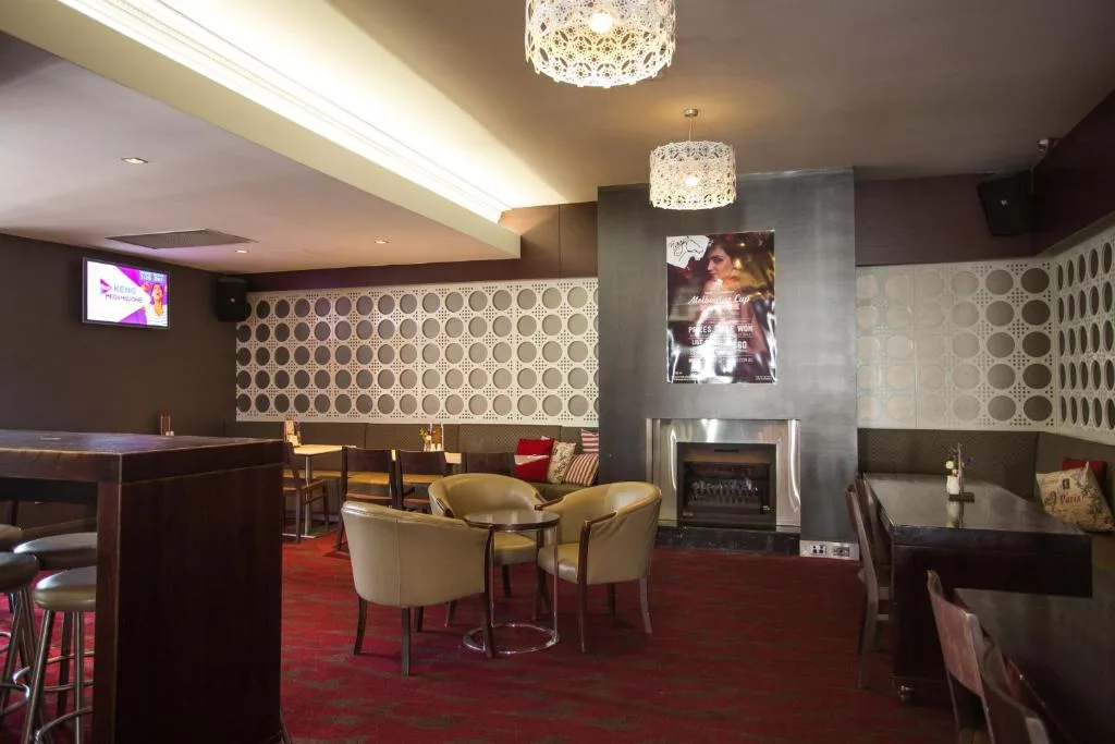 Nags Head Hotel — 4