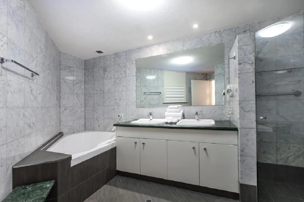 Emerald Noosa — 3