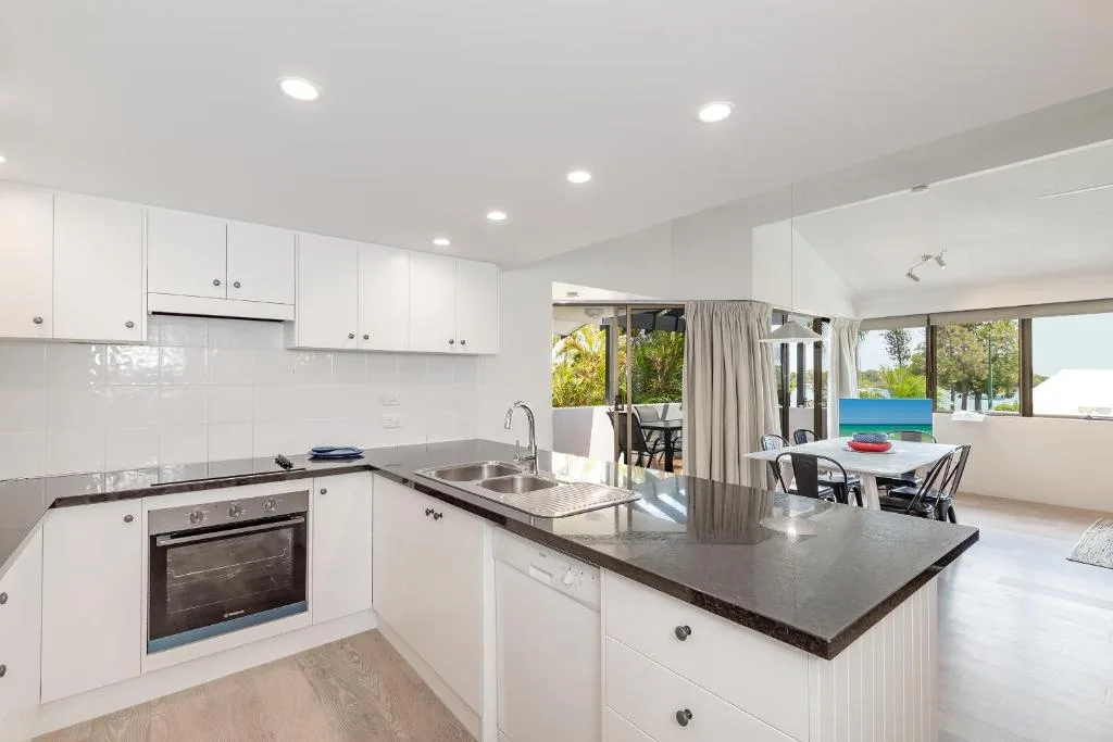 Noosa Boutique Apartments & Elkhorn Villas — 4