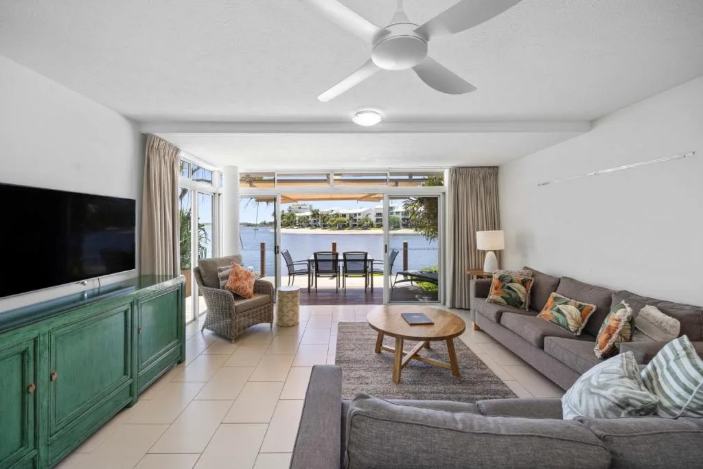 Skippers Cove Waterfront Resort — 4