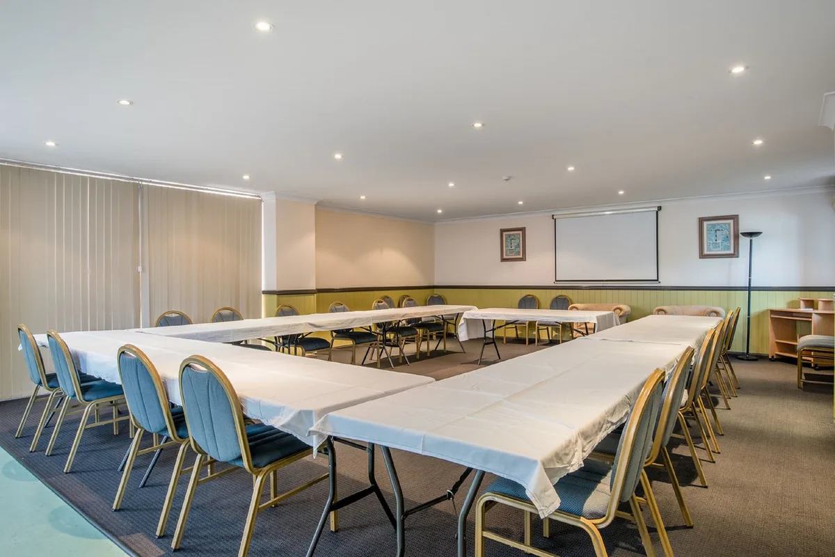 Aspley Carsel Motor Inn — 5