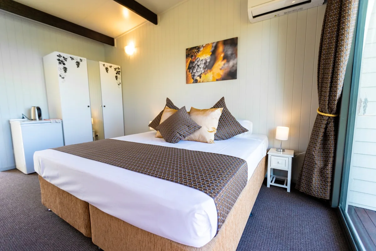 Narangba Motel aka Brisbane North B&B and Winery — 4
