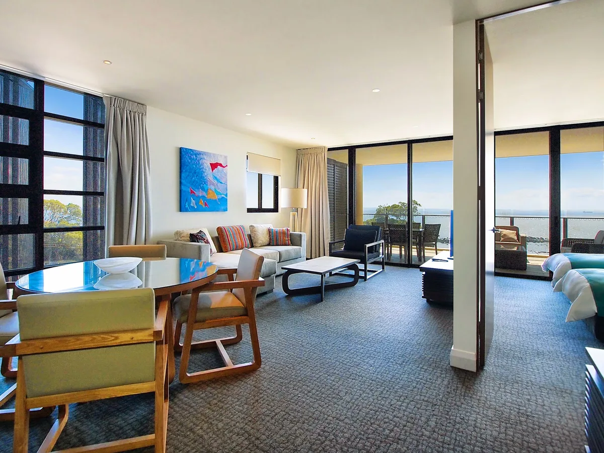 Oaks Redcliffe Mon Komo Suites — 3