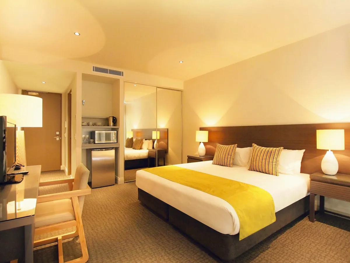 Oaks Redcliffe Mon Komo Suites — 4