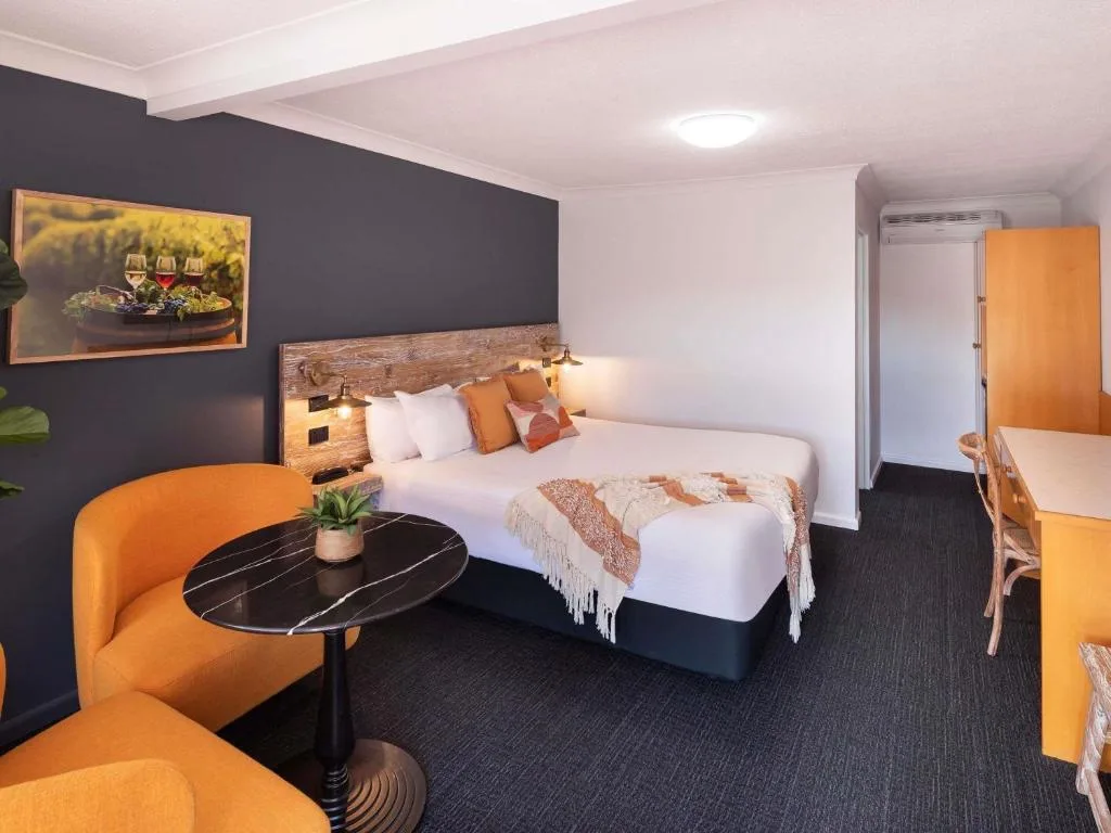 ibis Styles Orange — 5