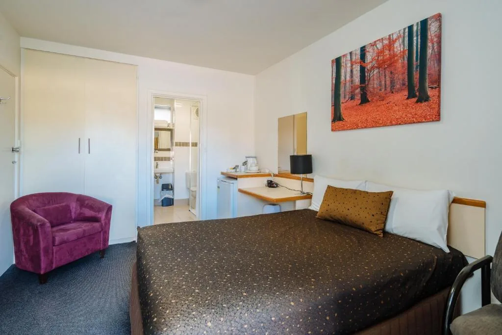 Canning Bridge Auto Lodge — 4