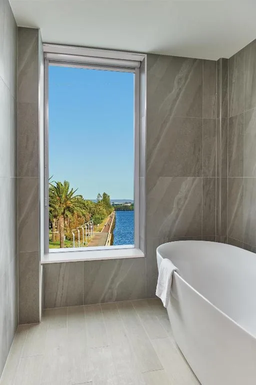Doubletree By Hilton Perth Waterfront — 2