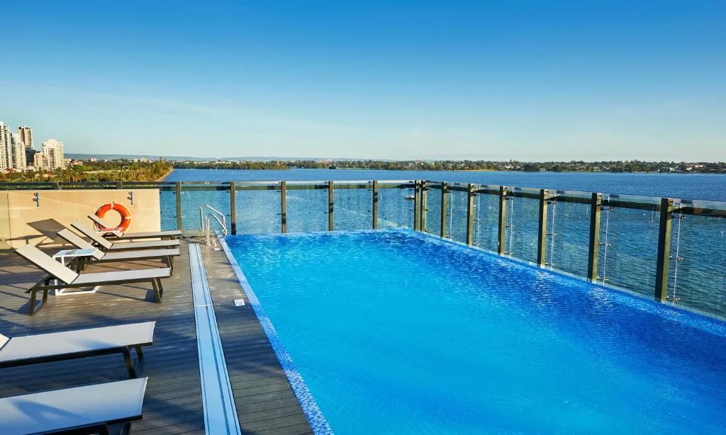 Doubletree By Hilton Perth Waterfront — 3