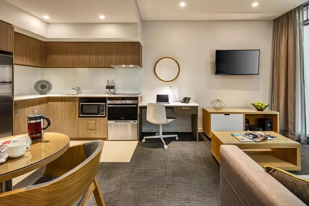 Quest Mounts Bay Road — 4
