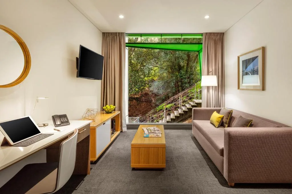 Quest Mounts Bay Road — 5