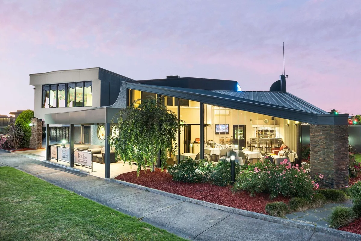 Mahoneys Motor Inn