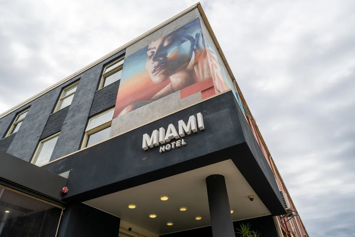 Miami Hotel Melbourne — 2