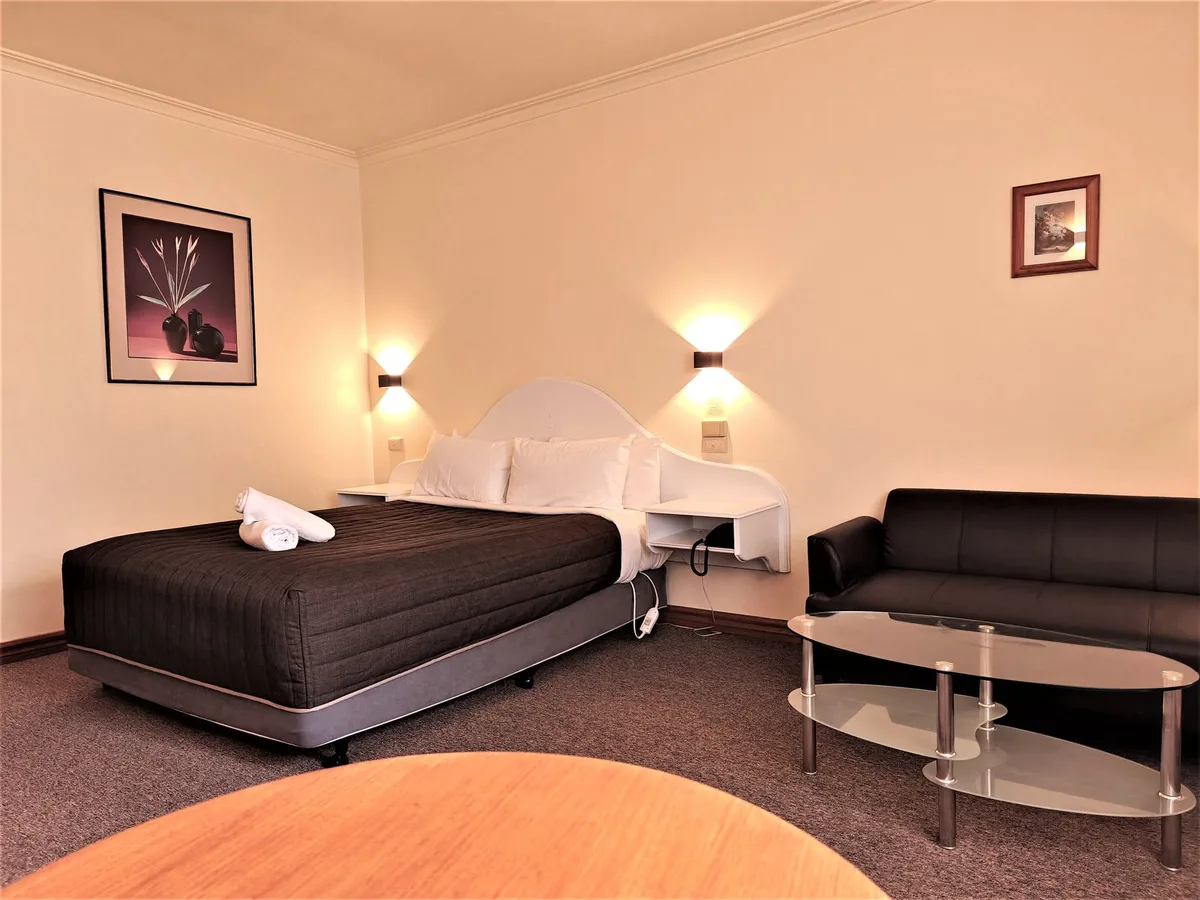 St Georges Motor Inn — 3