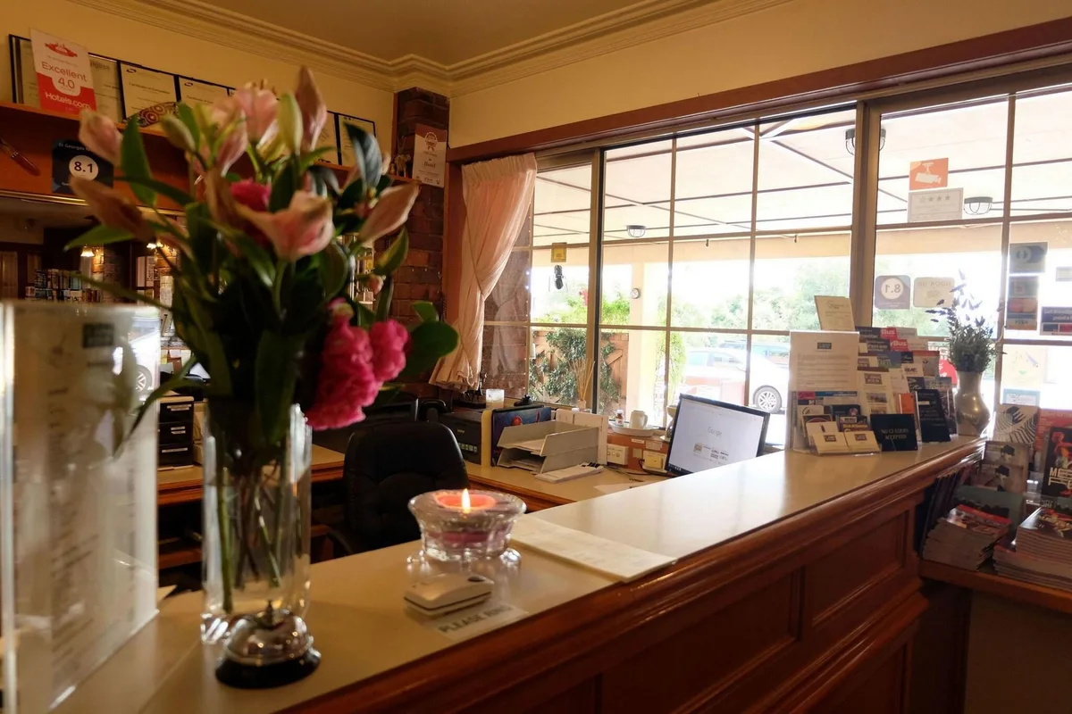 St Georges Motor Inn — 4
