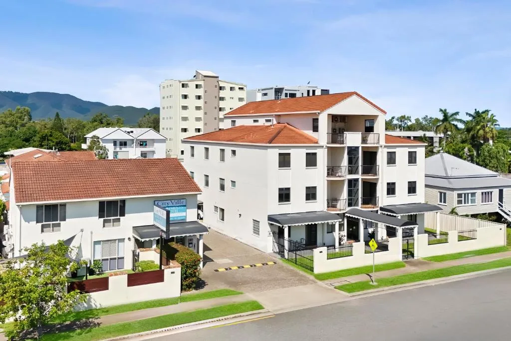 Cityville Apartments & Motel