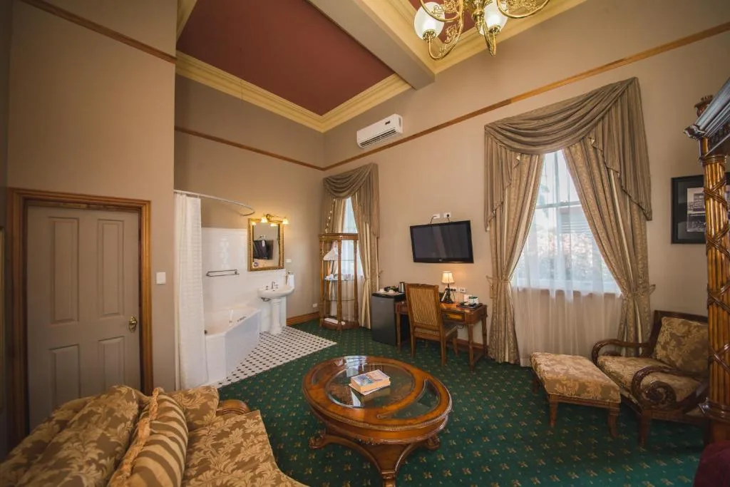 Denison Boutique Hotel — 3