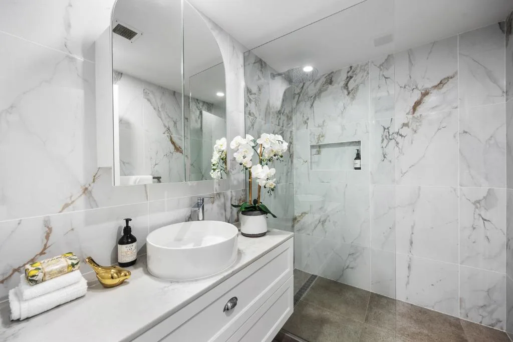 Aqua Promenade Beachfront Holiday Apartments — 2