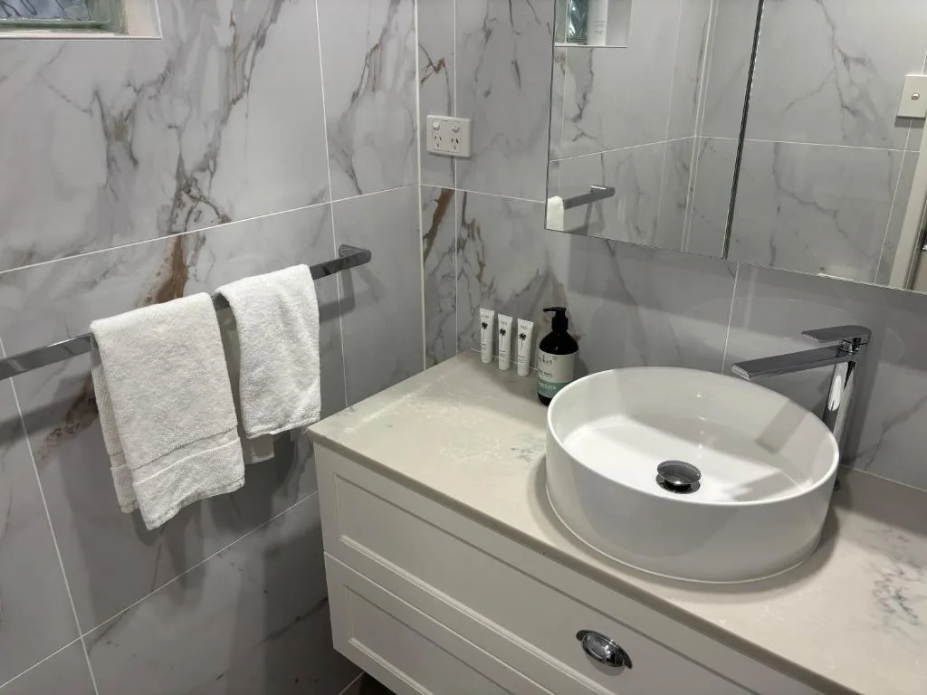 Aqua Promenade Beachfront Holiday Apartments — 5