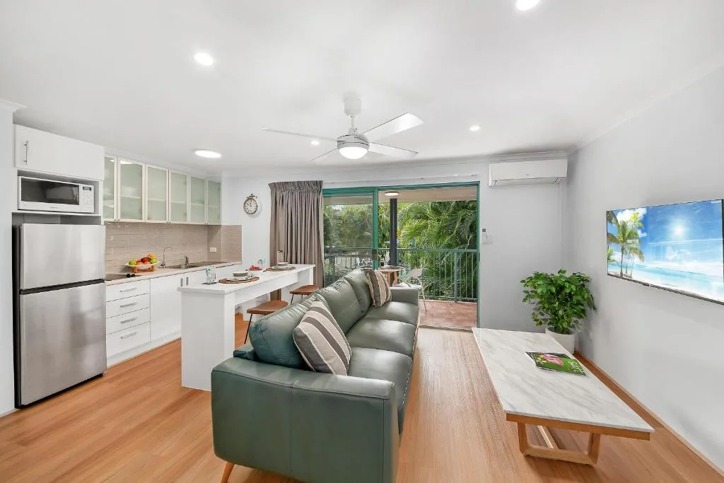 Chez Noosa Holiday Apartments — 5