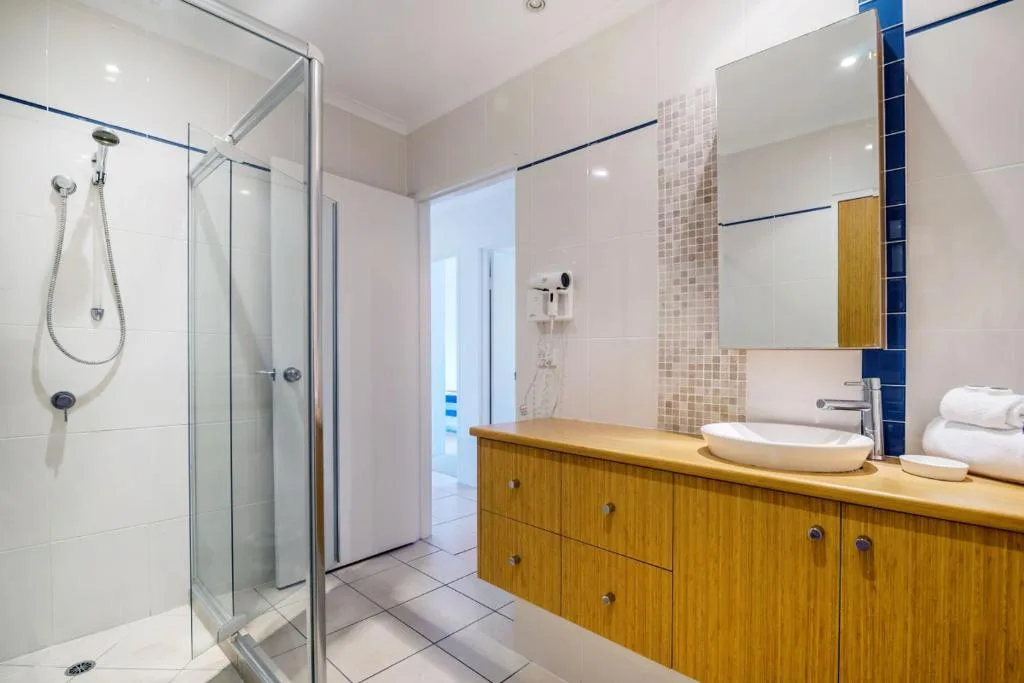 Sunseeker Holiday Apartments — 3