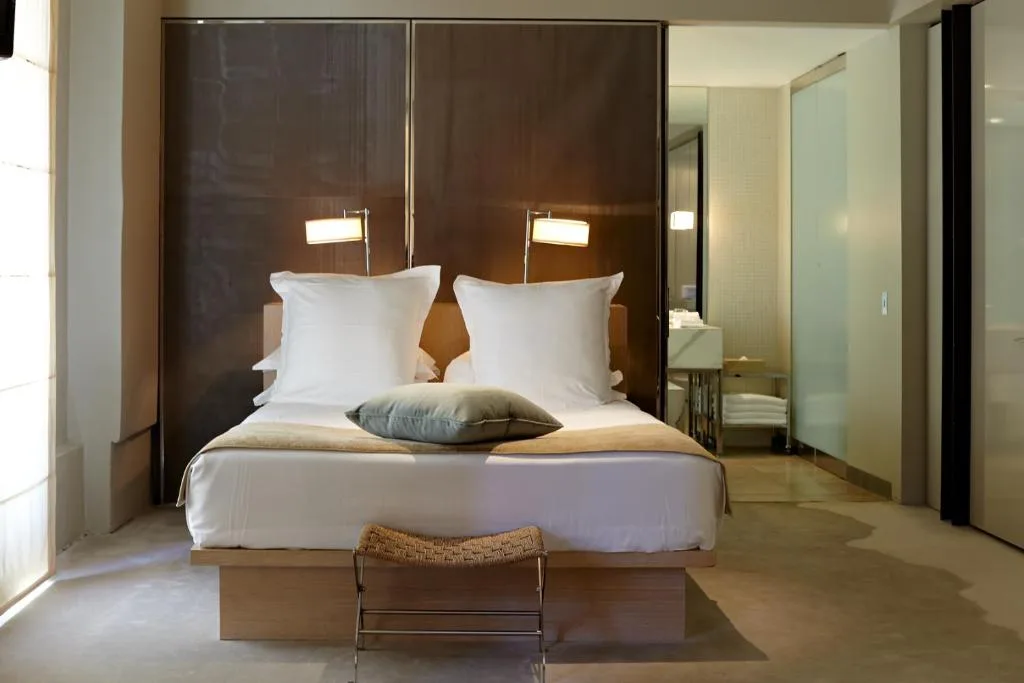 Establishment Hotel — 5