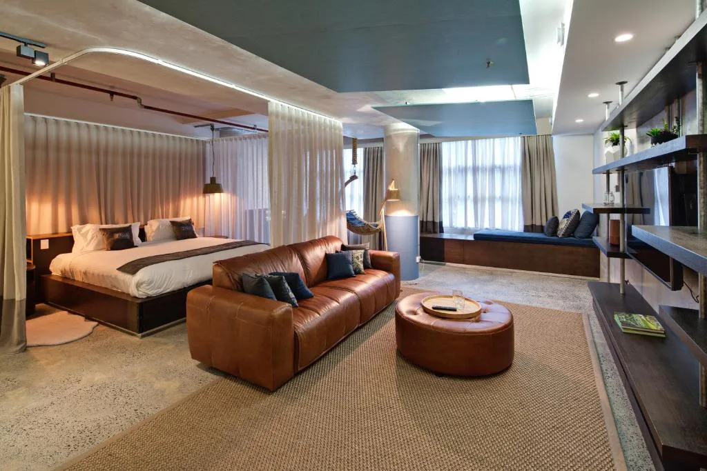 Zara Tower – Luxury Suites and Apartments — 2