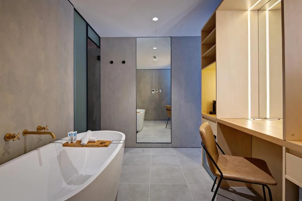 Zara Tower – Luxury Suites and Apartments — 5