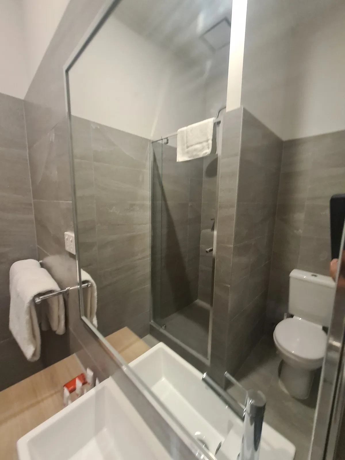 Ashley Hotel