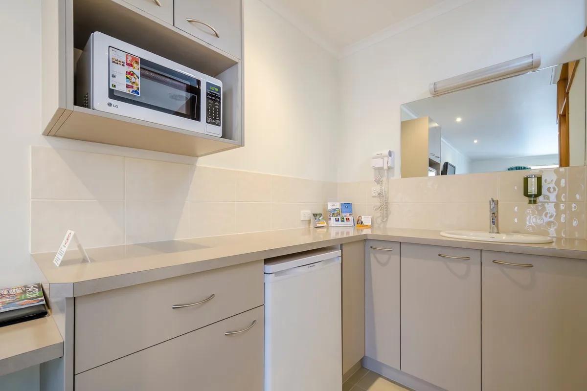 Werribee Motel & Apartments — 3