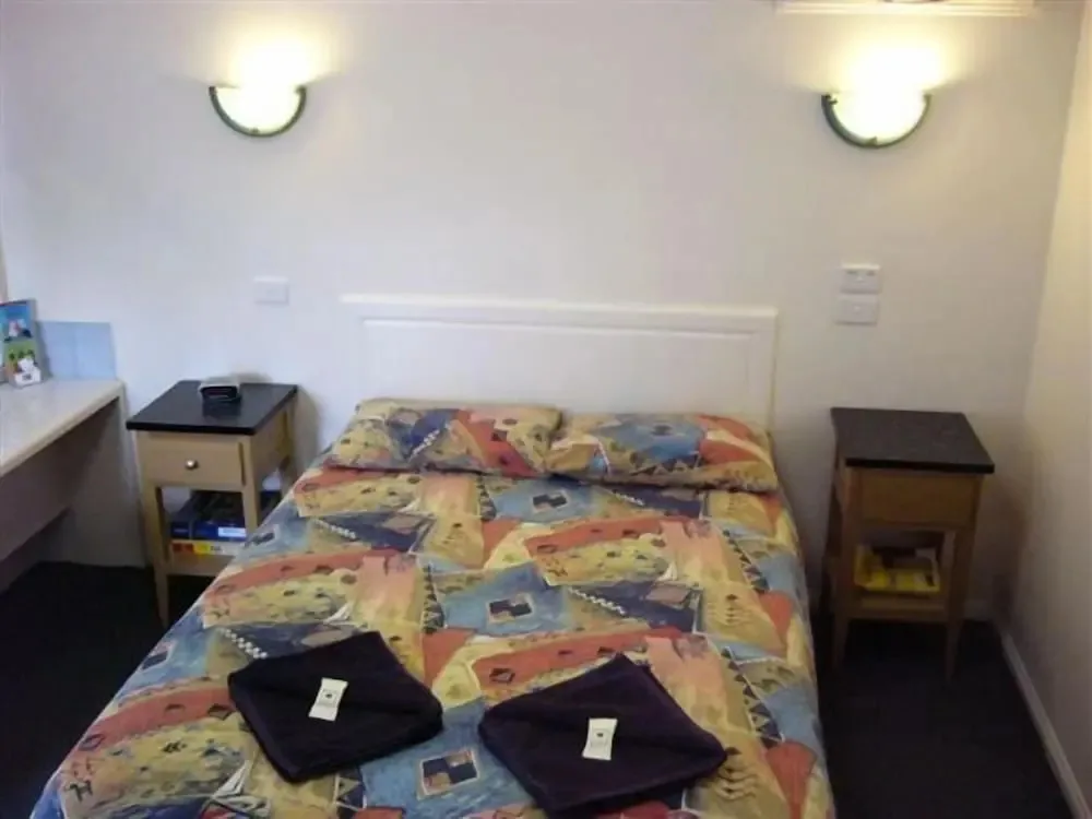 West City Motel — 5